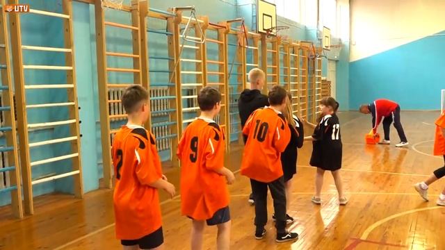 ФИЗРА С УРАЛОМ // Андрей Егорычев в школе №63 смотреть онлайн
