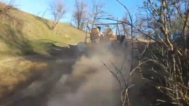 МАМА не отпустила на ДАКАР приходится кататься на районе!!!!