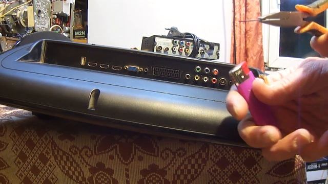 Как вытянуть сломанный штекер RCA из телевизора. смотреть онлайн