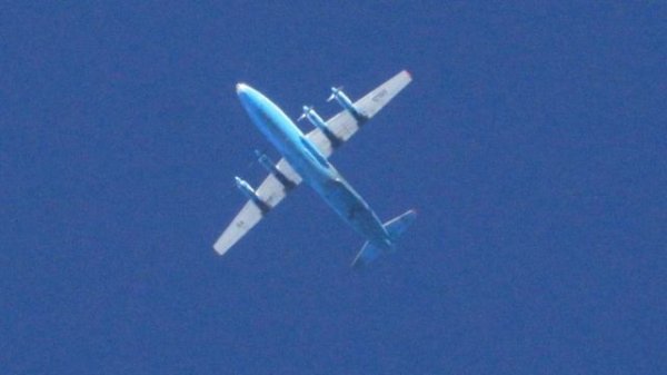 Прекрасный звук (гул) Ан-12 на эшелоне (12195)