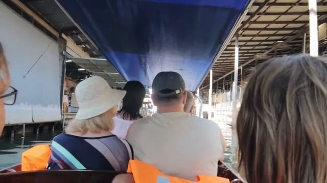 Плавучий рынок на реке Квай / Тайланд / город Паттайя смотреть онлайн