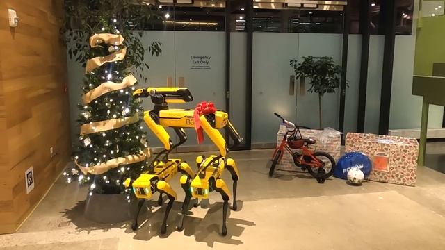 Tree's Company | Happy Holidays from Boston Dynamics смотреть онлайн