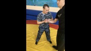 Задержание рычаг наружу спереди