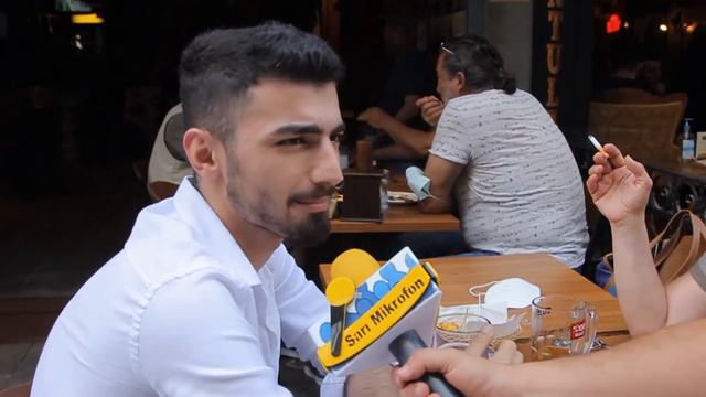 SEVGİLİNİZ SİZİ ALDATSA TEPKİNİZ NE OLURDU ? - SARI MİKROFON смотреть онлайн