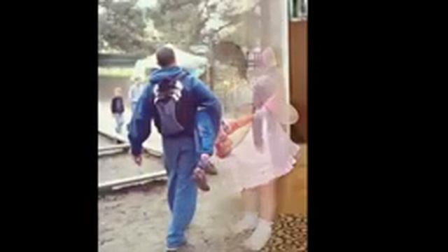 Маленькие дети бывают смешными😂😂😉 смотреть онлайн