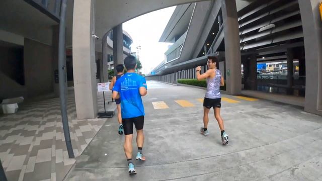 TwinCity Running Clinic 2023 with Brooks Hyperion Max Initial Review смотреть онлайн