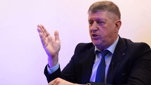 Переходный период Советская власть Комсомолки Британское влияние Деньги смотреть онлайн