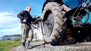 Ремонт МТЗ-80 или как разбортовать колесо в одного.