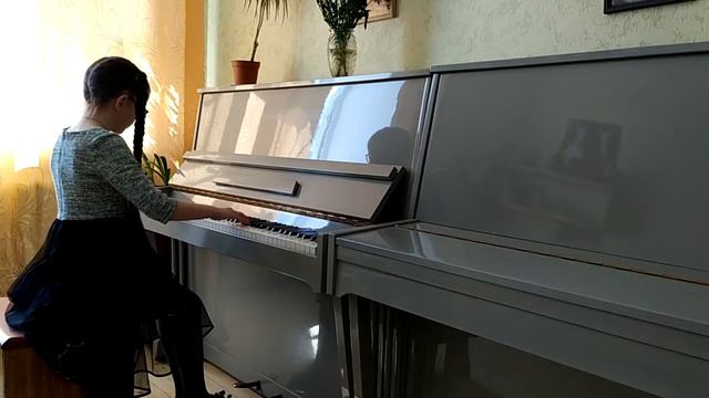 Иоган Себастьян Бах "Менуэт" исполняет Нелли Приб, 9 лет смотреть онлайн