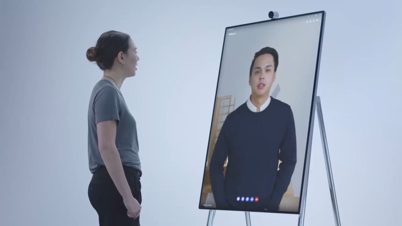 Microsoft представила Surface Hub 2