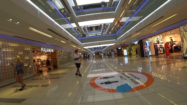 ГУЛЯЕМ ПО МАГАЗИНАМ ОЧЕНЬ БОЛЬШИЕ СКИДКИ В ТУРЦИИ | Arina Belaja смотреть онлайн
