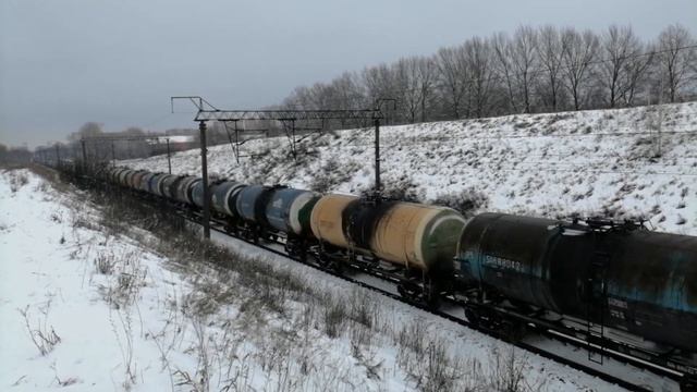 Тепловоз 2ТЭ116-1710 с грузовым поездом смотреть онлайн