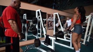 ДУХОТА ТРЕНИРУЕТ ЖЕНУ ЕЛЕНУ - РУКИ+ПЛЕЧИ ПО ДУХОТЕ