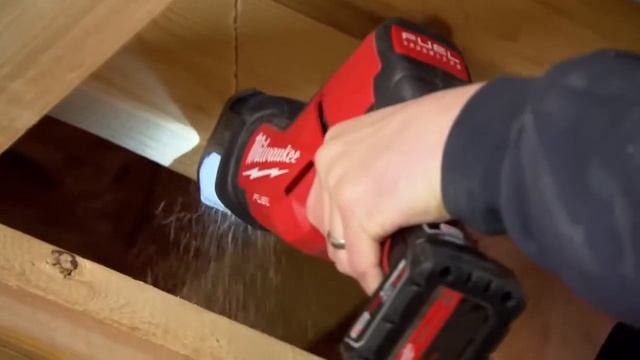 Milwaukee 2520-20, M12 FUEL HACKZALL® Recip Saw смотреть онлайн