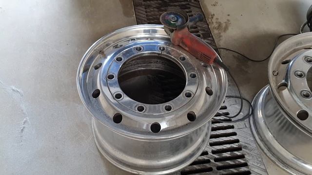 печь под казан из дисков от фуры без сварки своими рукамии #Печь#Очаг#Диски смотреть онлайн