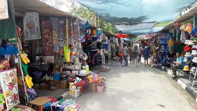 Калужане в Крыму! Памятники и рынок в Орджоникидзе! Часть 7 #крым #орджоникидзе #рынок #калужане смотреть онлайн