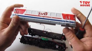 Что внутри поезда? Разобрал модель тепловоза РЖД со звуком и светом масштаб H0 1/87