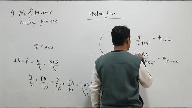 DUAL NATURE OF MATTER AND RADIATION || NUMBER OF PHOTONS || PHOTON FLUX || PHOTON DENSITY смотреть онлайн
