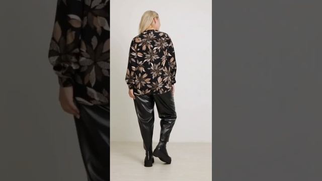 Купить брюки "бананы" женские из искусственной кожи черного цвета, коллекция "Осень-Зима 2023/24" смотреть онлайн