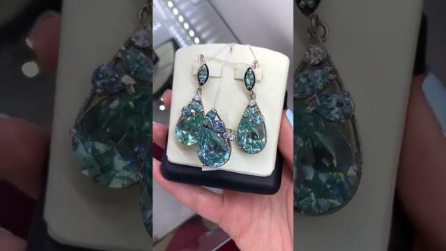 Серебряные изделия с фианитом аквамарин от Циркон С смотреть онлайн