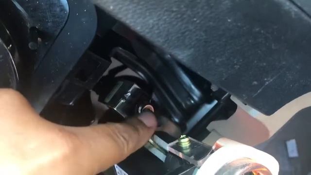 2009 Saturn Vue Llave atorada en el cilindro de encendido смотреть онлайн
