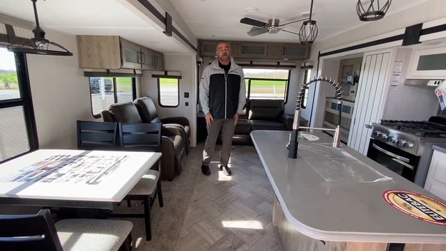 Brand NEW 2021 Puma 38RLB Destination смотреть онлайн