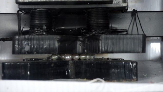 Real Pearls Crushed To Dust In Hydraulic Press смотреть онлайн