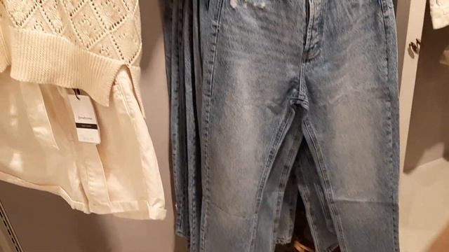 Stradivarius 👗 ЛЕТНЯЯ КОЛЛЕКЦИЯ в РЕАЛЬНОМ МАГАЗИНЕ СКИДКИ В КИЕВЕ УКРАИНА смотреть онлайн