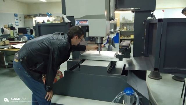 Фрезерный станок трехосевой с чпу смотреть онлайн