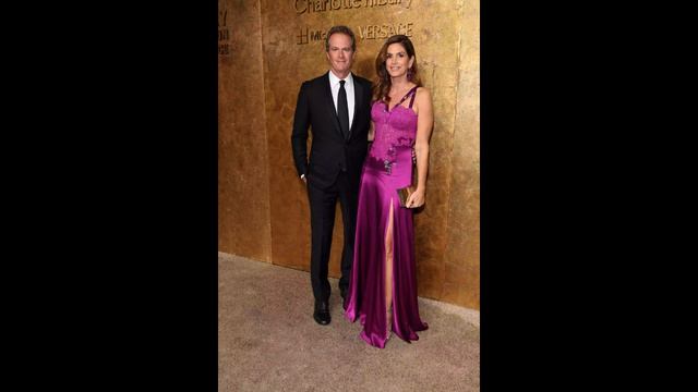 Cindy Crawford and Rande Gerber Bring Chic Couple's Style to The Albies in Support of George and Am смотреть онлайн