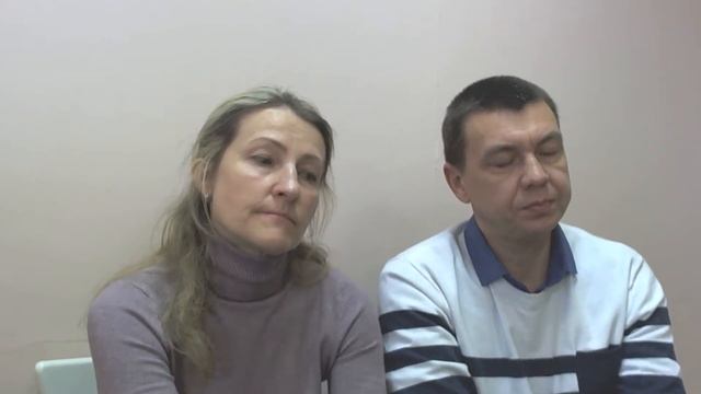 Семейная пара с опытом работы (фрагмент собеседования) смотреть онлайн