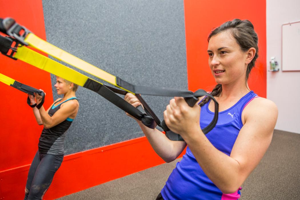 слушать музыку для тренировки 2023. музыка на тренировку в качалку без остановок. музыка для спорта смотреть онлайн