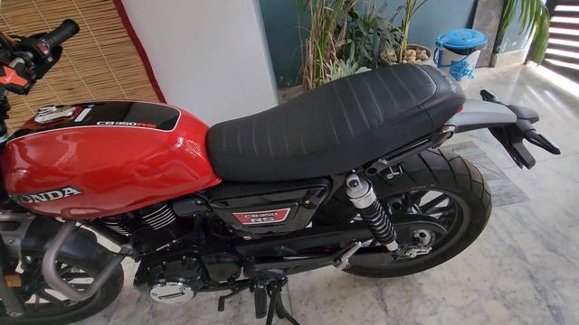 Honda CB 350RS Honest Owner Review #honda #cb350rs #royalenfield #classic350 #hondahighness