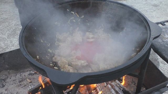 Свинина с картошкой в казане смотреть онлайн