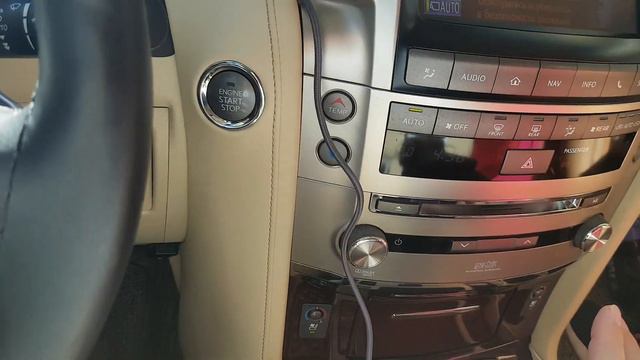 Педаль газа зацепилась о коврик. Как быть в экстренной ситуации! Обратите ВНИМАНИЕ Расскажите другу смотреть онлайн