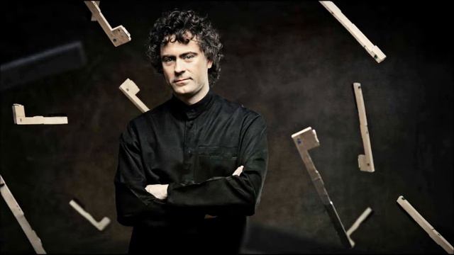 Franz Schubert, Piano Sonata c-minor D.958, Paul Lewis смотреть онлайн