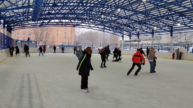 Москва. Бибирево. Каток на Белозёрской.
