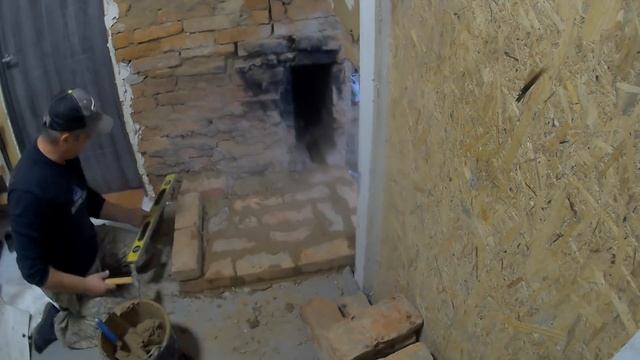 ДЕЛАЮ ПЕЧЬ ИЗ СТАРОГО КИРПИЧА. К ЗИМЕ ГОТОВЫ. ПЕРЕСЕЛЕНЦЫ. СЕРИЯ 42 смотреть онлайн