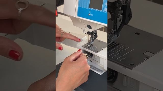 Pfaff Expression 2028 Einfädel Erklär Video смотреть онлайн