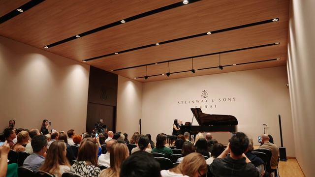 SIX HANDS - ONE PIANO смотреть онлайн