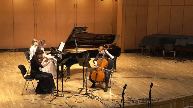 К.Сен-Санс Трио №2 ми минор, соч. 92, 1 ч. - Saint-Saëns – Piano Trio No.2, in E minor смотреть онлайн