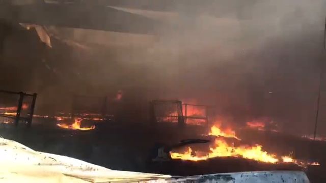 Пожар на складе в Челябинске смотреть онлайн
