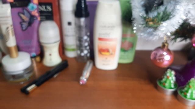 Пустые баночки и помады на выброс.... 2021 г. смотреть онлайн