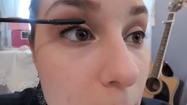 L'Oreal Telescopic Carbon Black Mascara | Demo