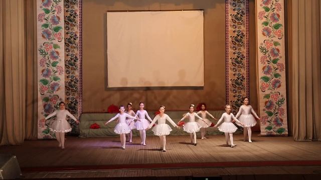 Масовий танець " Повільний вальс". У виконанні учнів 3-4 класу КЗ" Краснопільська ДМШ" смотреть онлайн