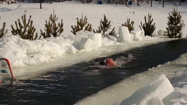 Прогресс в кроле налицо 500+м Прорубь 06.03.2021 Мороз -9°С Моржевание Закаливание Ice hole swim смотреть онлайн