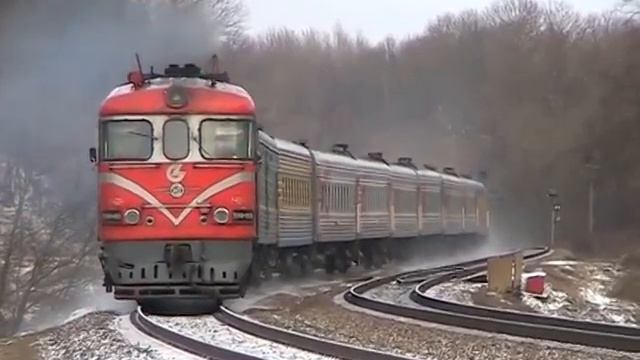 ТЭП60-0926 с пассажирским поездом / TEP60-0926 with a passenger train смотреть онлайн