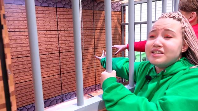 Нашли 1000 Ключей К Таинственному Ящику! смотреть онлайн