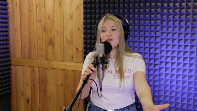 Екатерина Хабудаева "Розы тёмно-алые" смотреть онлайн