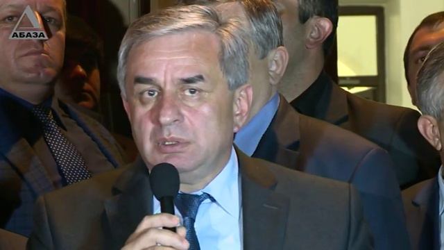 Рауль Хаджимба намерен исполнять обязанности Президента до конца срока, отведенного Конституцией смотреть онлайн